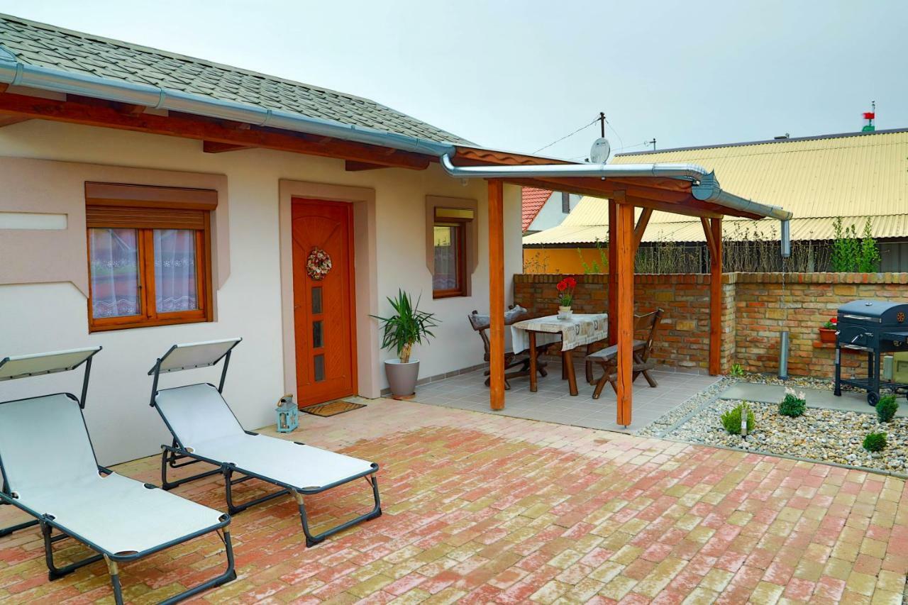 Jazmin Apartman Buzsak Ngoại thất bức ảnh